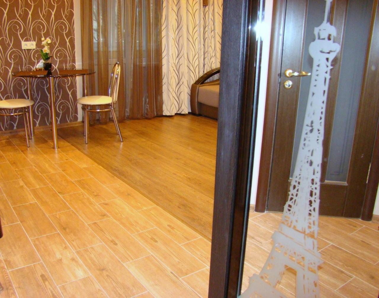 Kvartira-Studio Na Prospekte Aleksandra Polia "Parizh" Dnipro Exterior photo